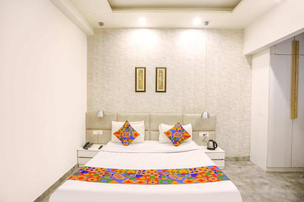 Fabhotel F9 Sector 19 Noida Exterior foto