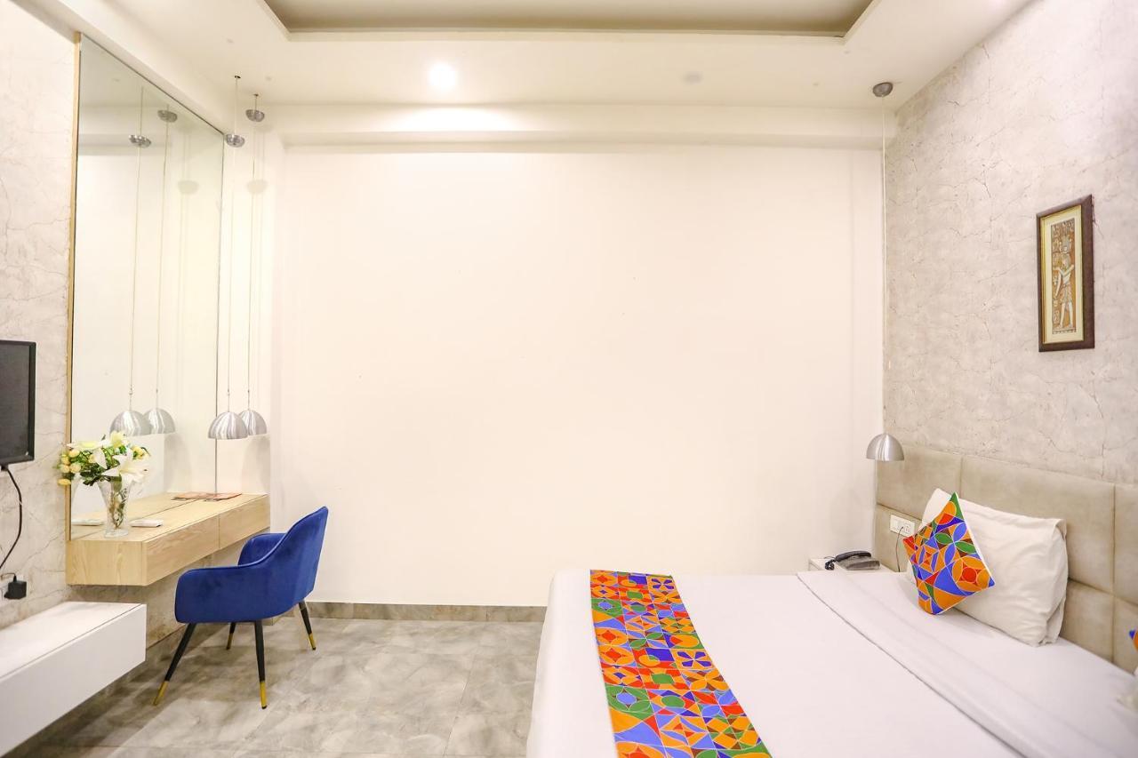 Fabhotel F9 Sector 19 Noida Exterior foto