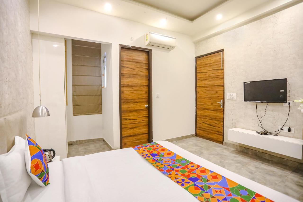 Fabhotel F9 Sector 19 Noida Exterior foto